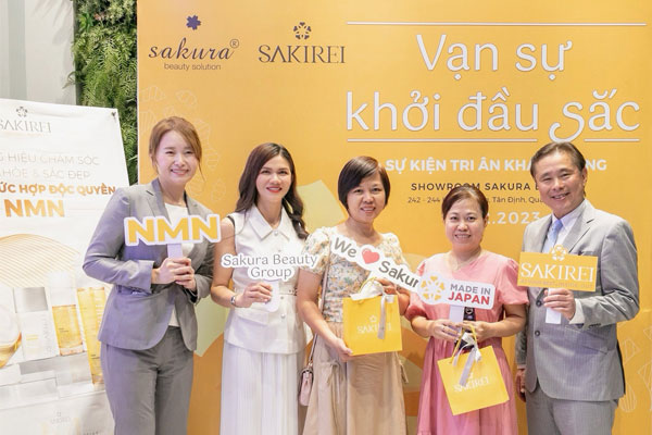 Sự kiện Vạn sự khởi đầu sắc